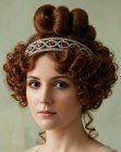 Chignon romantique avec bandeau