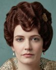 Élégante coiffure relevée de 1914