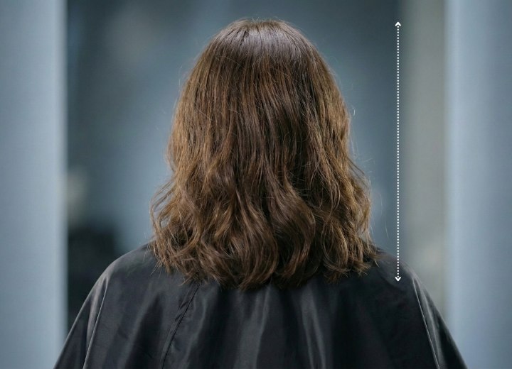 Cheveux secs, avec rétraction par rapport aux cheveux mouillés