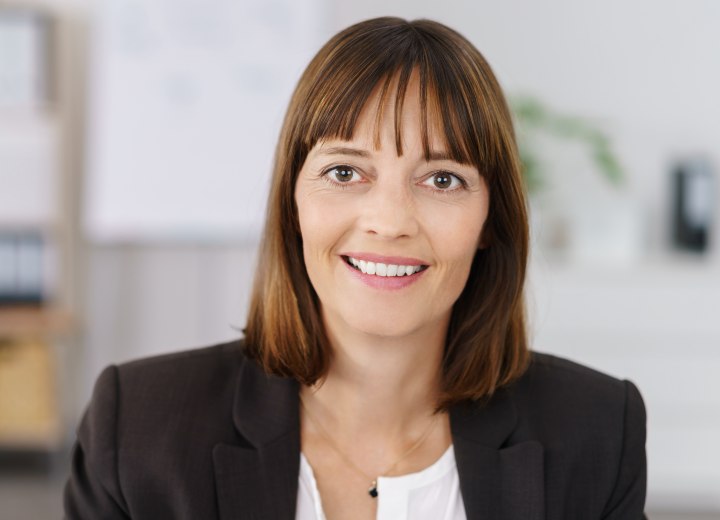 Coupe des cheveux pour une femme carriériste