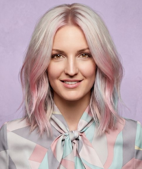 Cheveux longs sous les épaules aux couleurs pastel