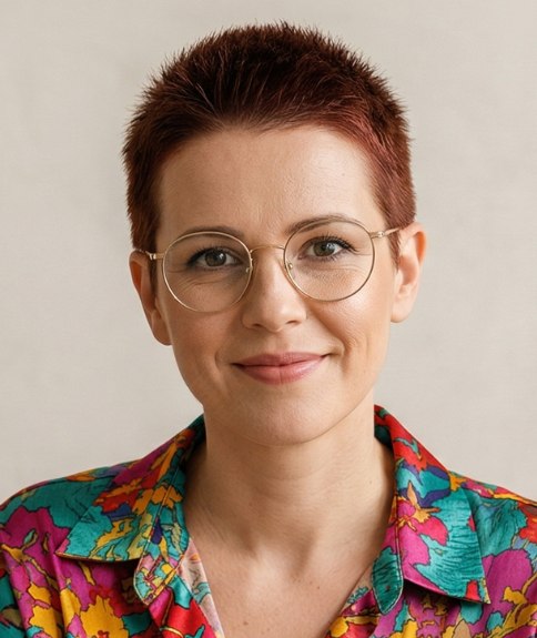 Coupe extrêmement courte et audacieuse pour femme
