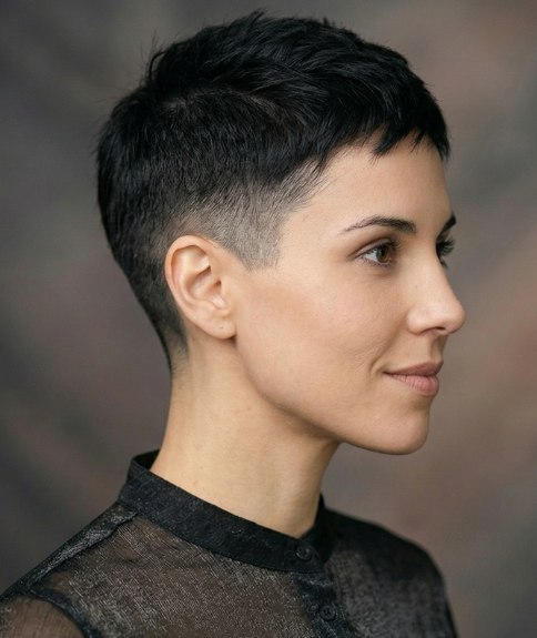 Coupe courte puissante mais féminine