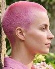 Coupe buzz cut rose
