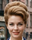Coiffure ruche des années 1950