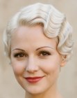 Cheveux blond platine, années 1930