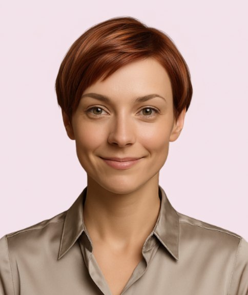 Coupe courte classique et lisse pour une femme