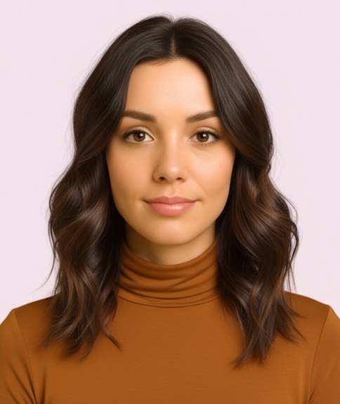 Cheveux longs ondulés tombant sous les épaules