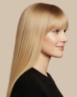 Cheveux longs blonds avec frange